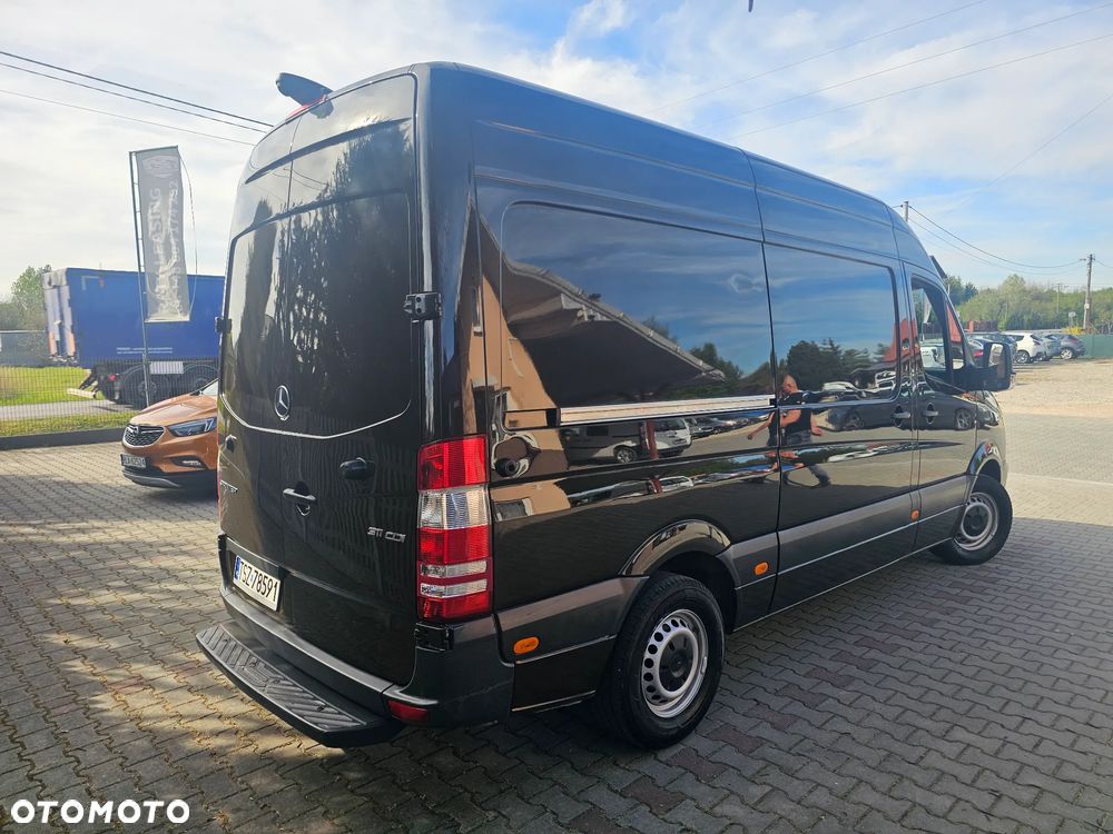 Mercedes-Benz Sprinter - 9