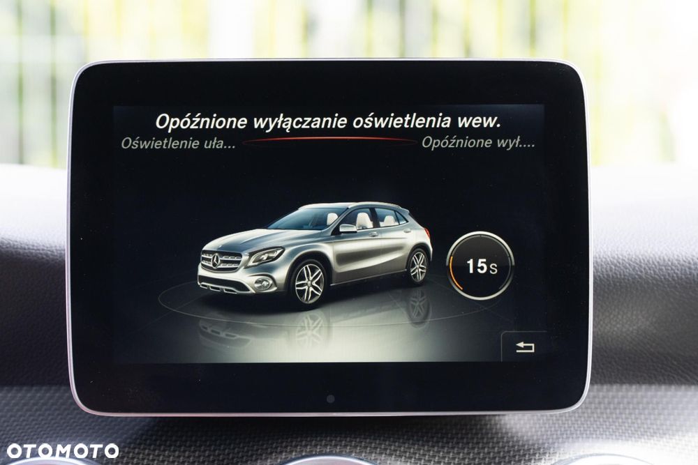 Mercedes-Benz GLA - 23