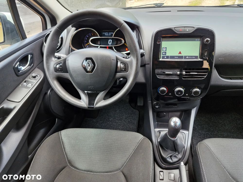Renault Clio 1.2 16V 75 LIMITED - 9