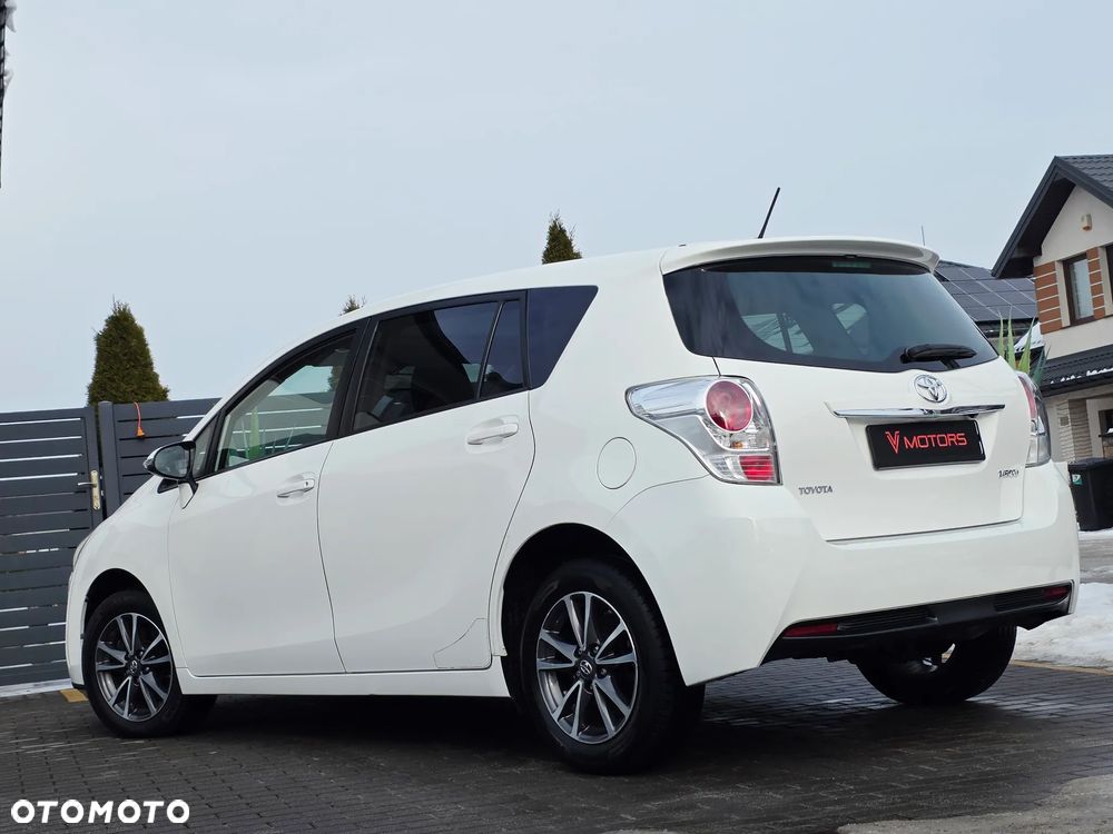 Toyota Verso 1.6 D-4D Premium - 3