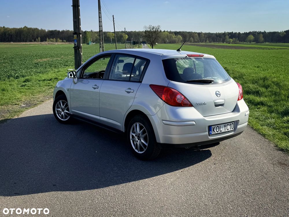Nissan Tiida - 2
