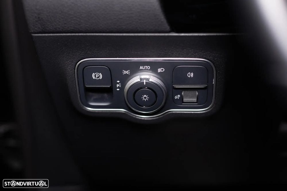 Mercedes-Benz GLA 250 e 8G-DCT Progressive - 40