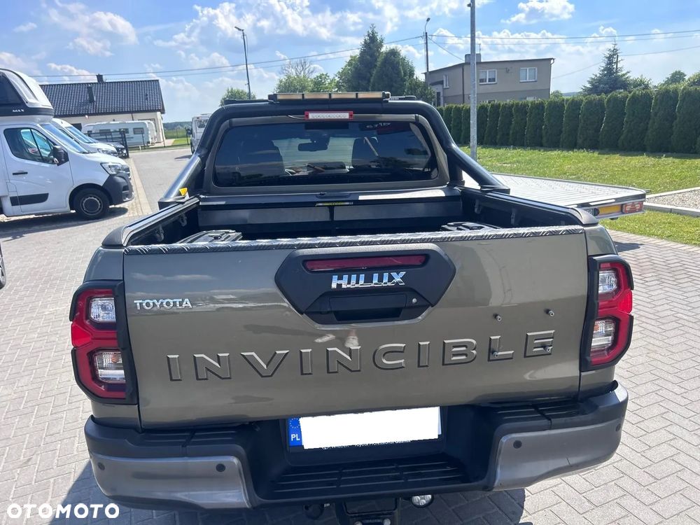 Toyota Hilux 2.8 D-4D Double Cab Invincible Sport 4x4 - 4