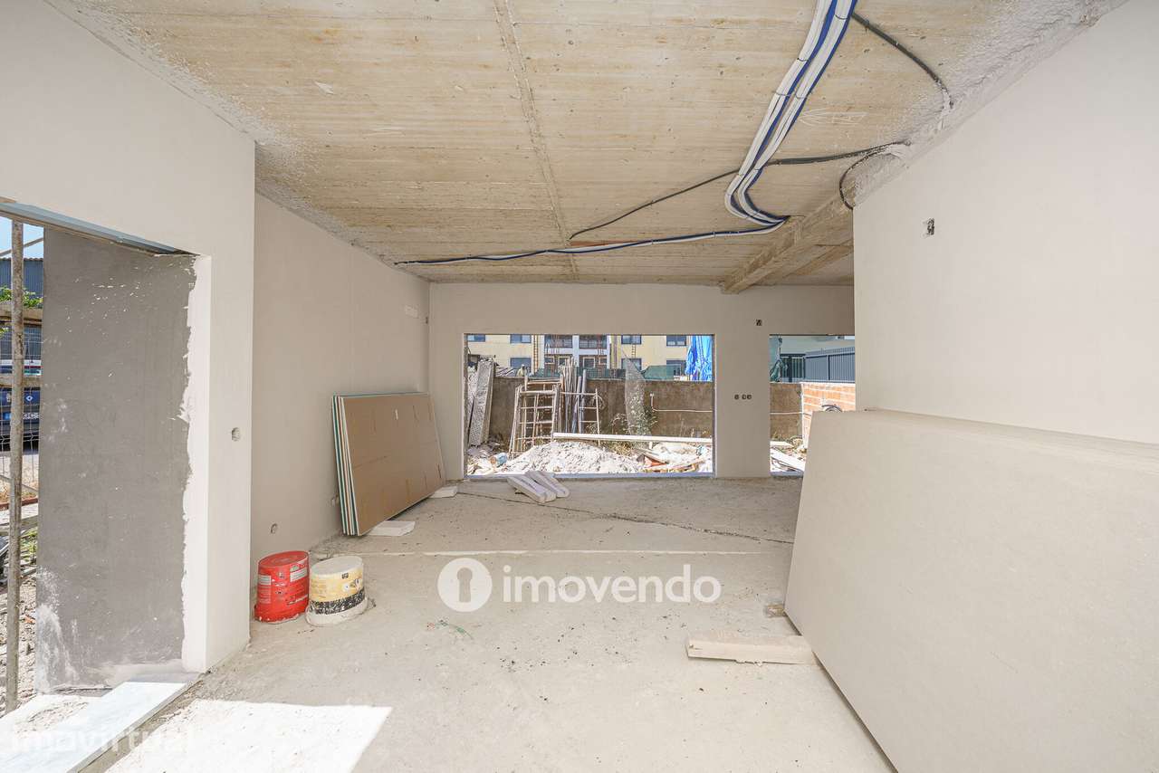 Moradia geminada T3+1 em fase de construção, em Pinhal de Frades - Grande imagem: 3/32