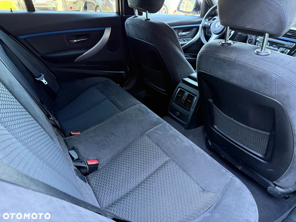 BMW Seria 3 330i GPF xDrive M Sport - 26