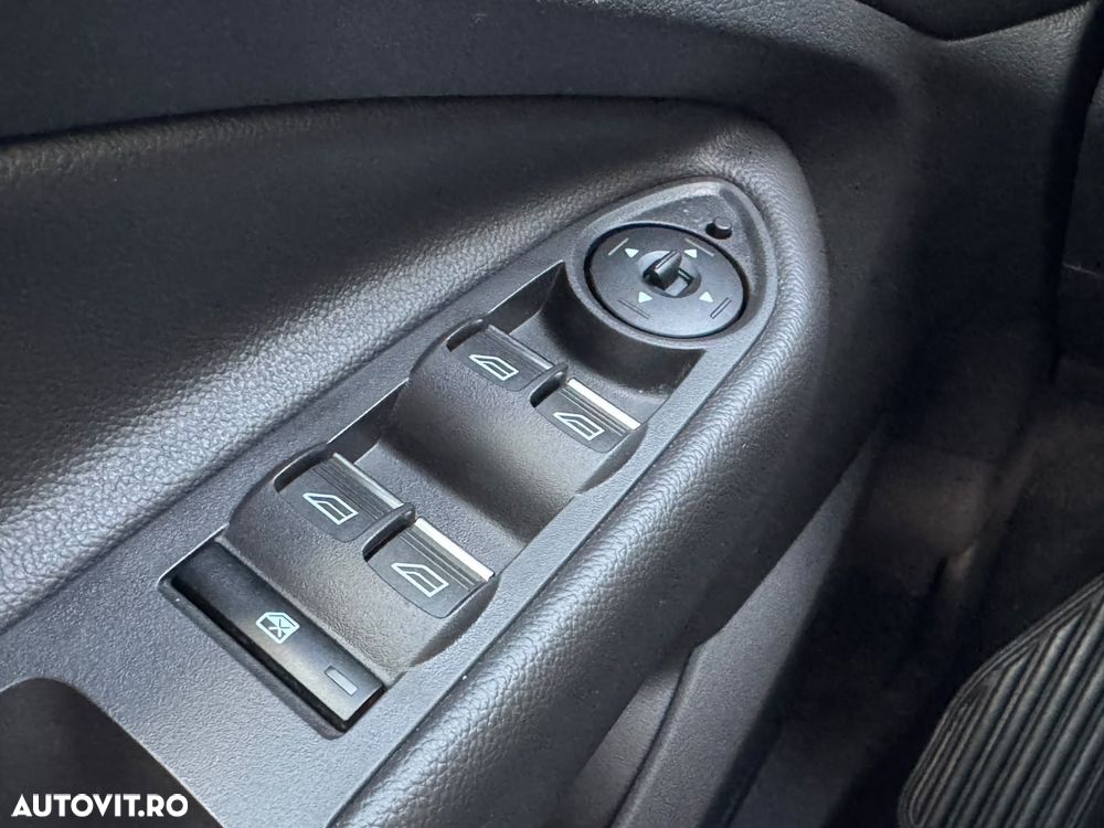 Ford Kuga 1.5 EcoBoost 2WD Trend - 28