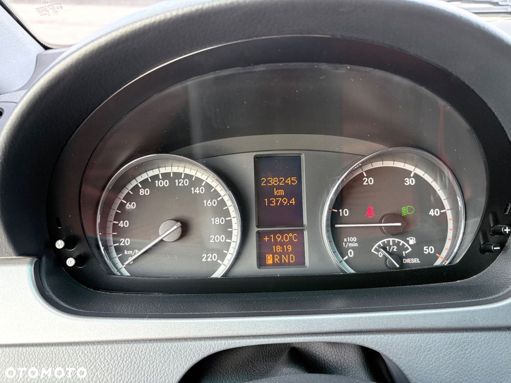 Mercedes-Benz Viano 2.8 CDI Trend (d³ugi) - 19