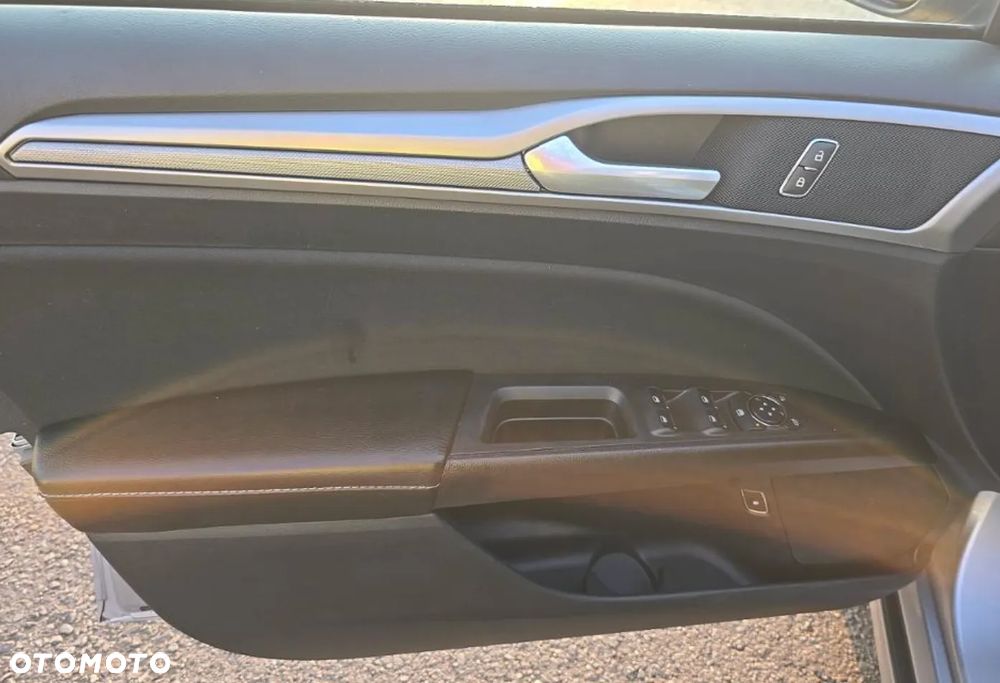 Ford Mondeo - 12