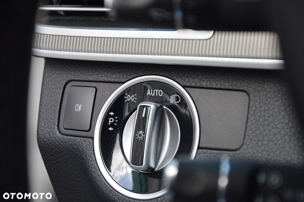 Mercedes-Benz Klasa E 200 7G-TRONIC Elegance - 22