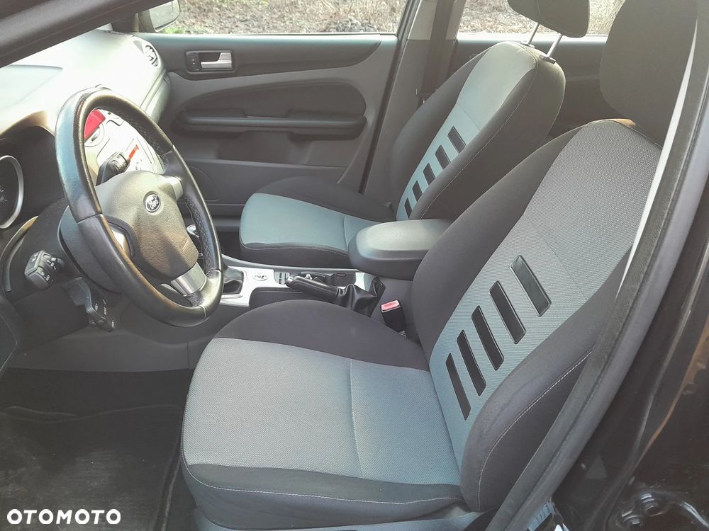 Ford Focus - 13