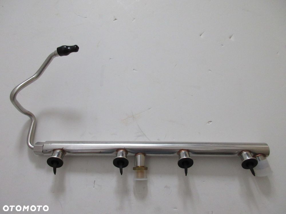 audi 4,2 listwa wtryskowa nowa 079133316a - 1