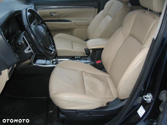 Mitsubishi Outlander 2.0 Intense + SDA 4WD CVT - 27