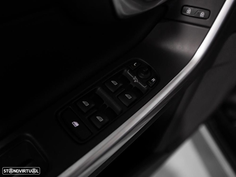 Volvo V60 Cross Country - 13