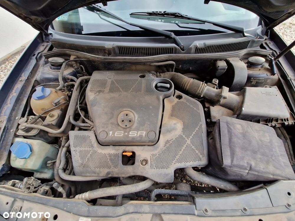 Volkswagen Golf 1.6 - 11
