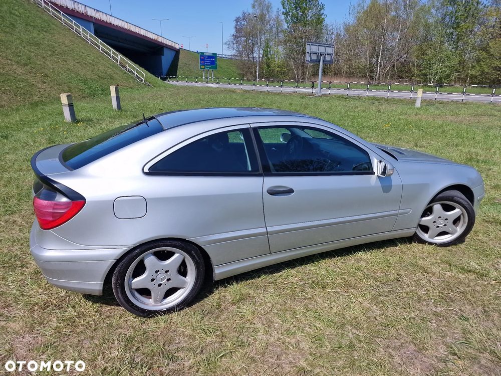 Mercedes-Benz Klasa C 180 Kompressor Sportcoupe - 21