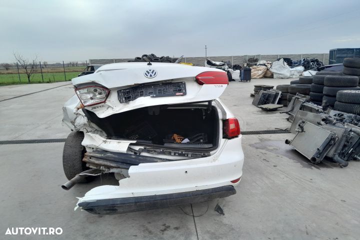 Broasca usa spate stanga 5K4839015R 5K4839015R Volkswagen VW Jetta 6 - 6