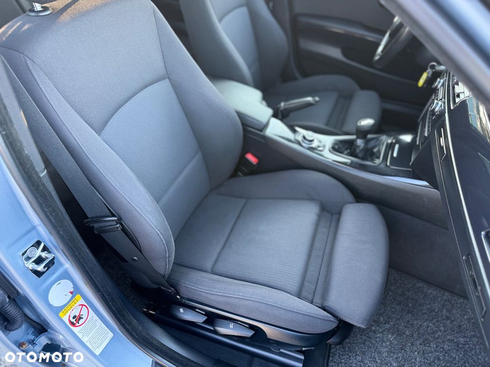 BMW Seria 3 318i - 24