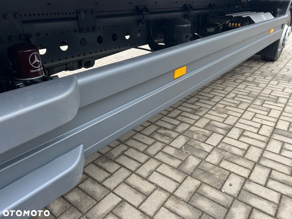 Mercedes-Benz ATEGO - 21