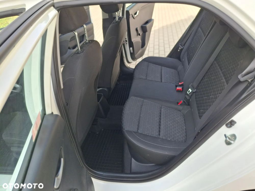 Kia Rio - 19