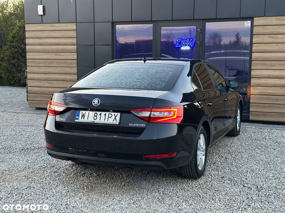 Skoda Superb 2.0 TDI Ambition DSG - 6