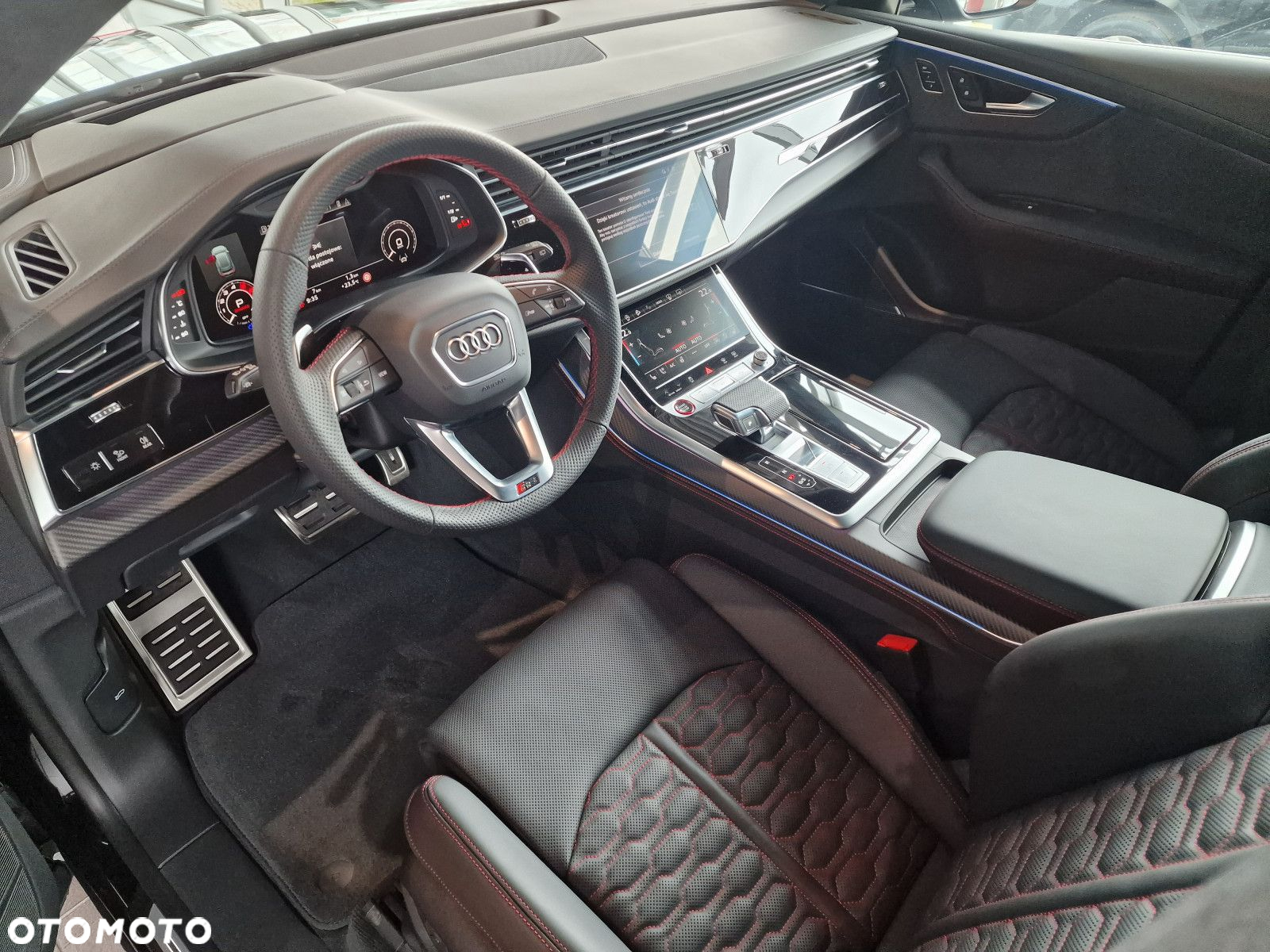 Audi RS Q8 - 10