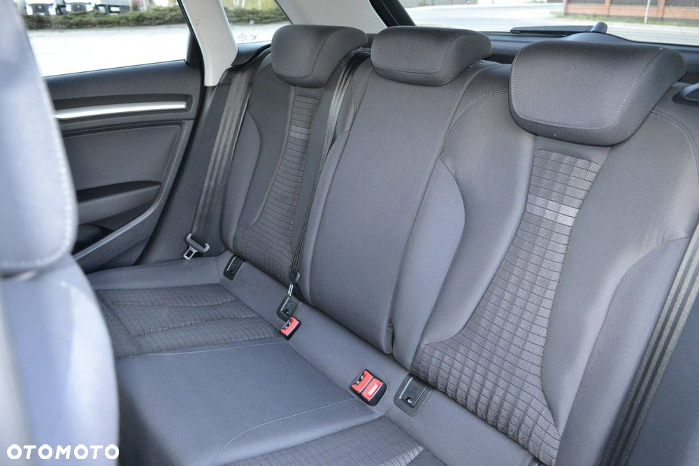 Audi A3 Sportback 2.0 TDI S tronic design - 33