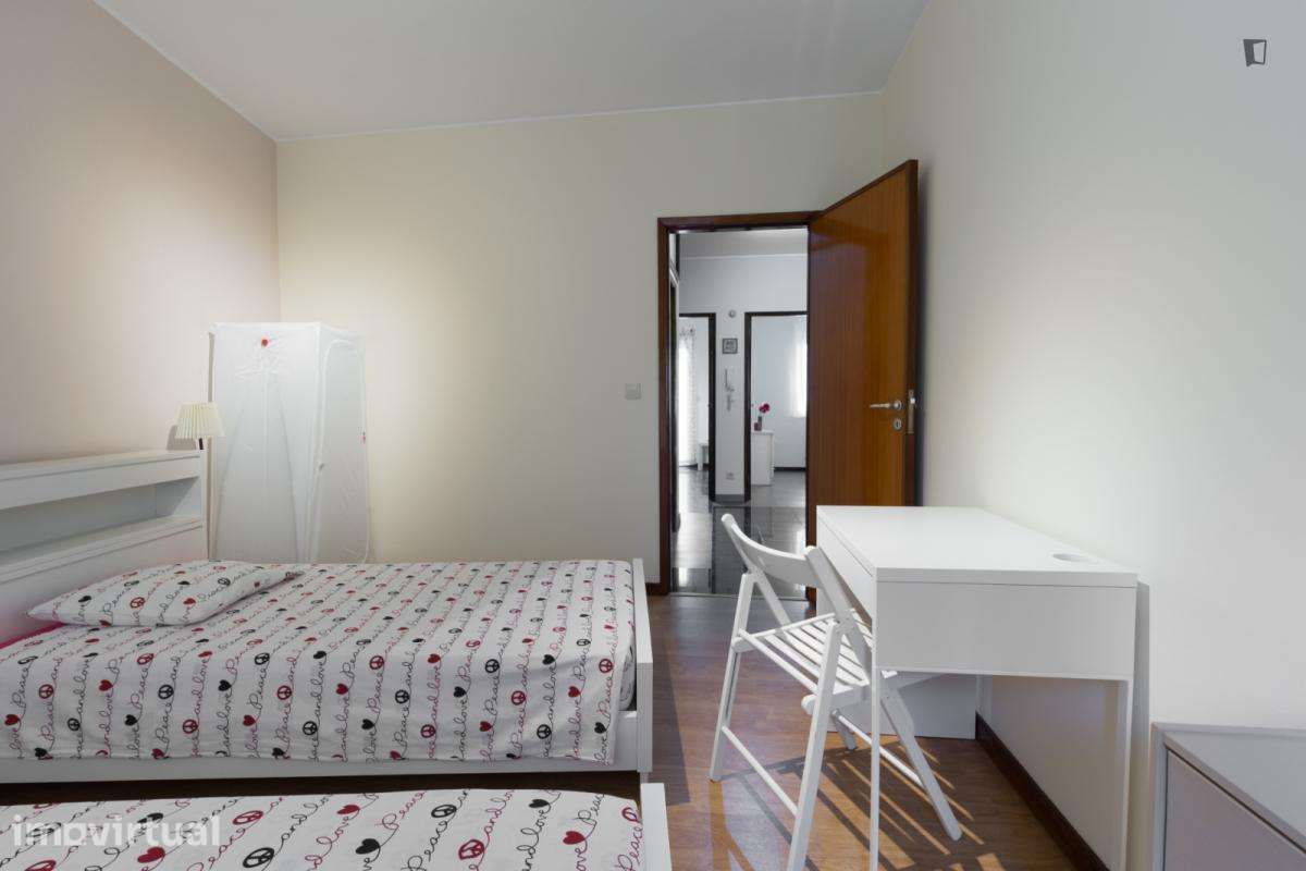 Quarto - localizado em Rio Tinto Porto - Grande imagem: 5/24