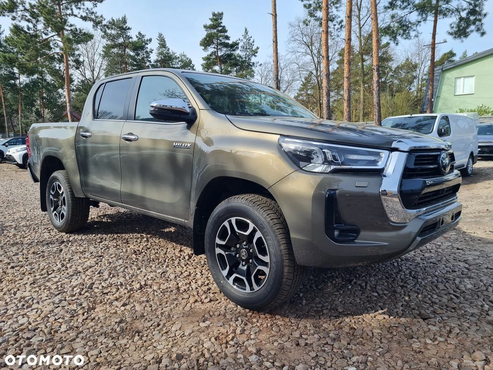 Toyota Hilux 2.8 D-4D mHEV Double Cab Executive 4x4 - 1