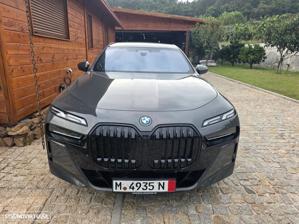 BMW i7 - 5