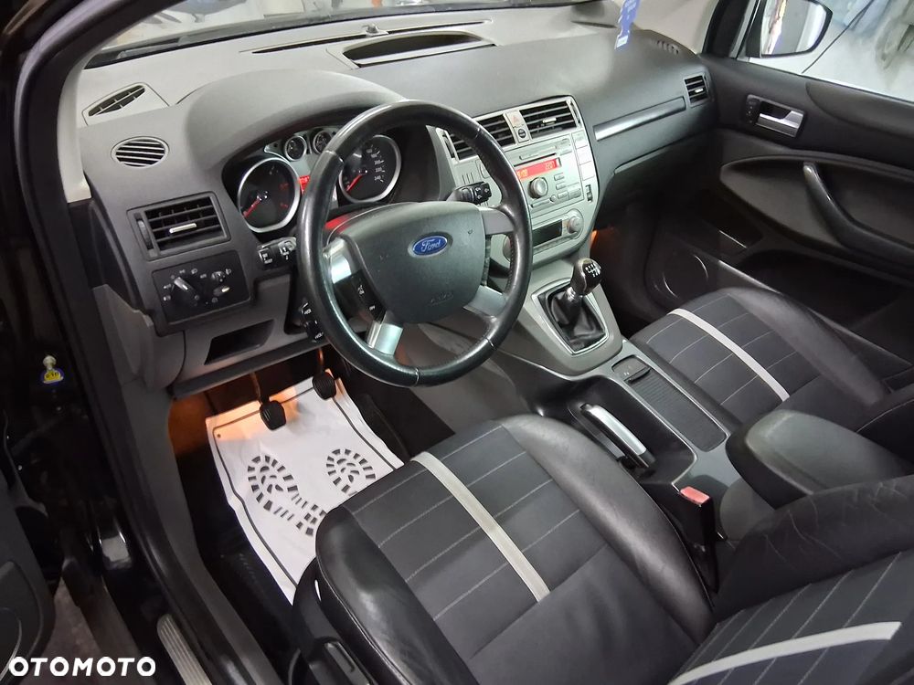 Ford Kuga - 11
