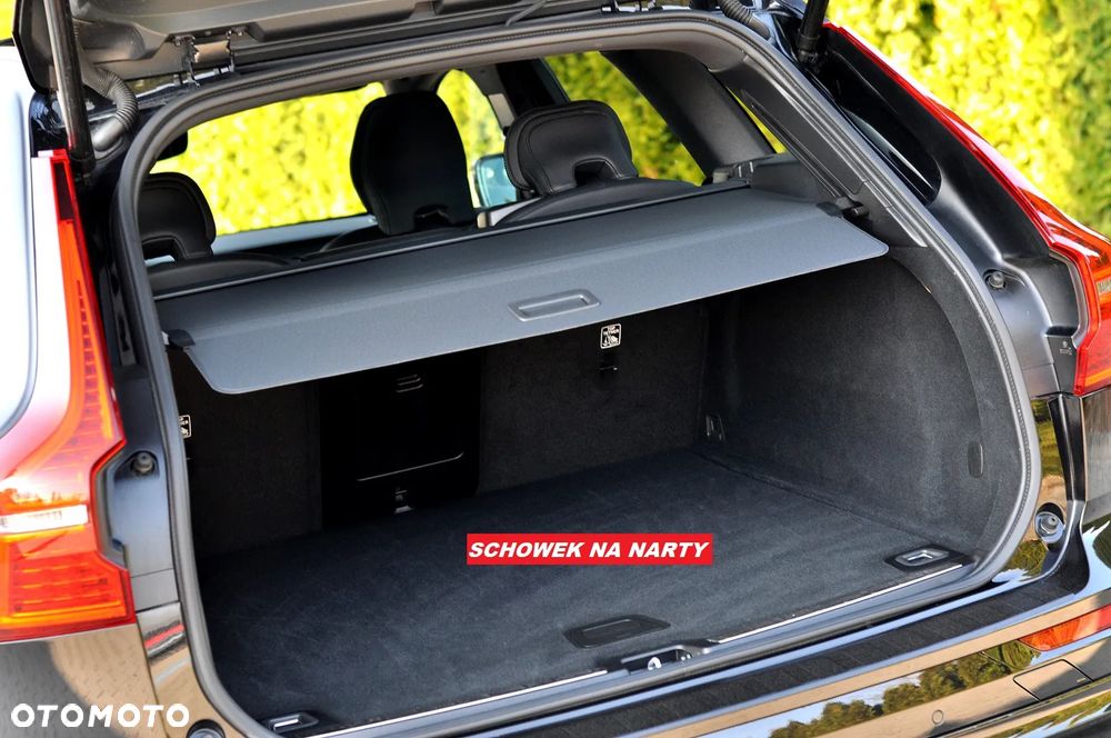 Volvo XC 60 B5 B AWD Plus Black Edition - 13