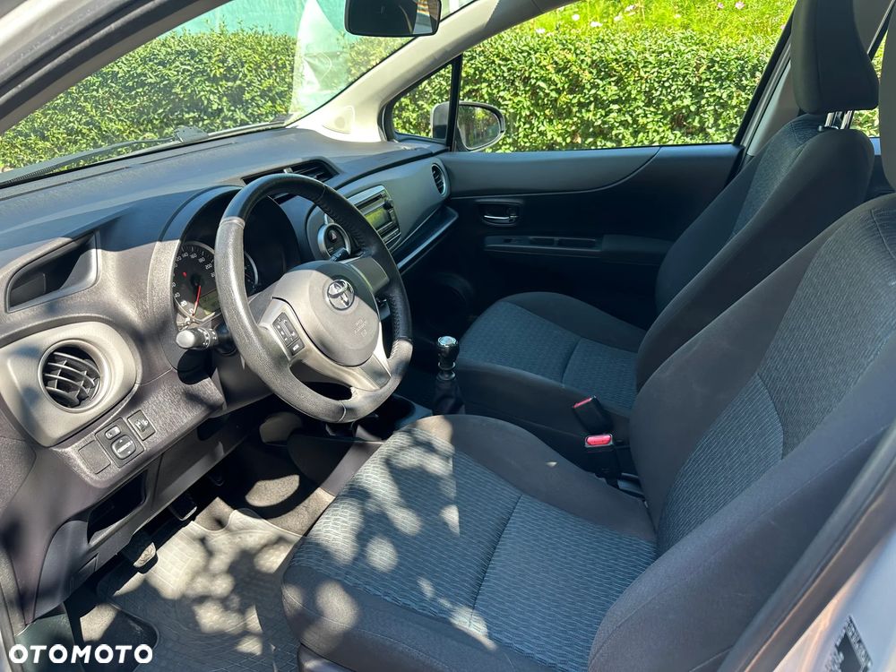 Toyota Yaris - 10