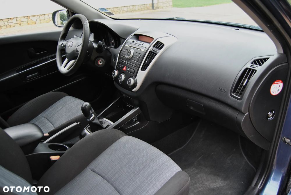 Kia Ceed 1.4 CVVT SW Spirit - 7