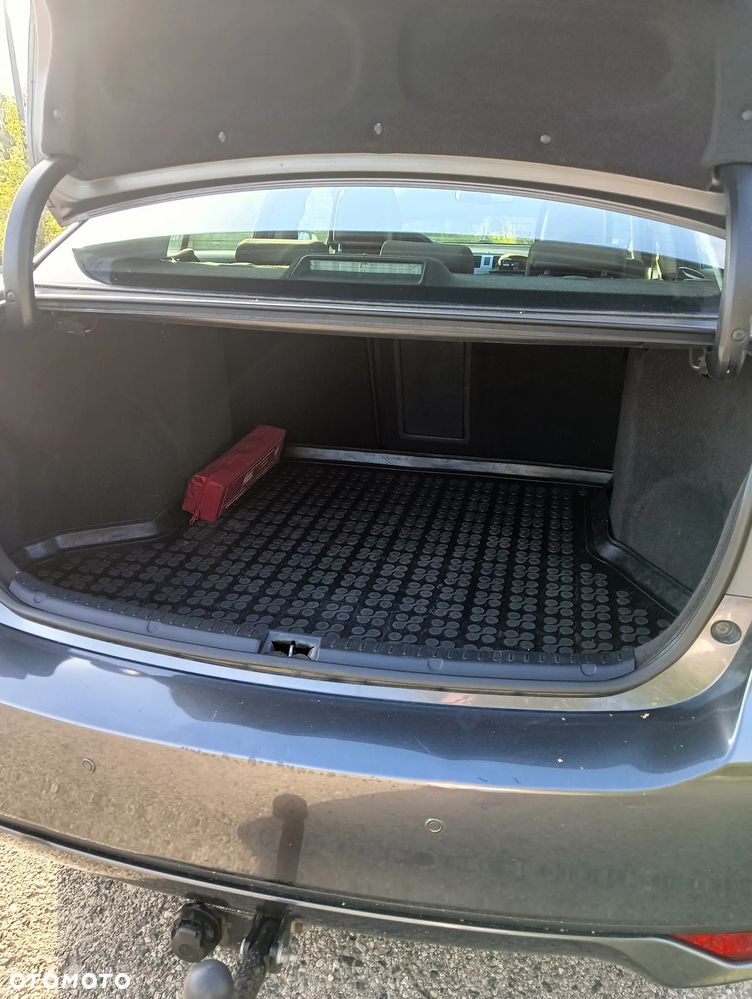 Toyota Avensis - 10