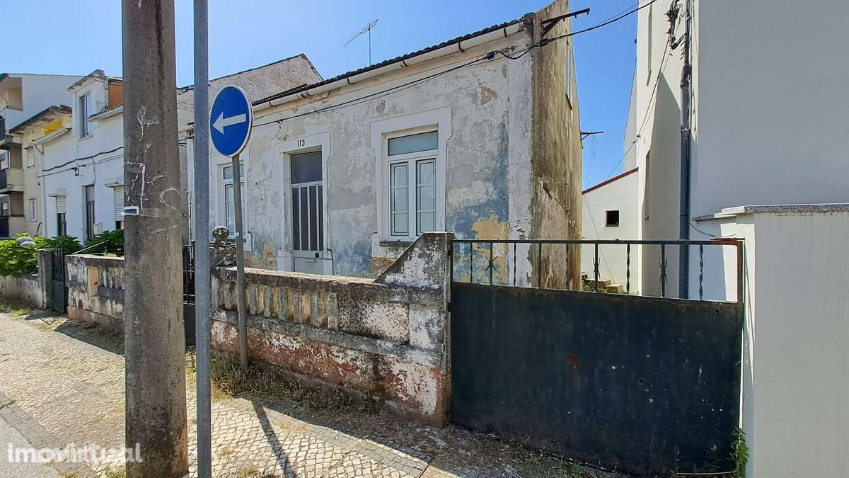 Moradia T3 - Bairro Norton de Matos - Com Projeto Aprovado - Grande imagem: 3/25