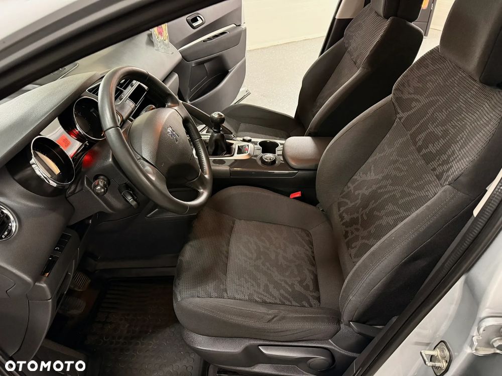 Peugeot 3008 1.6 HDi Premium - 12