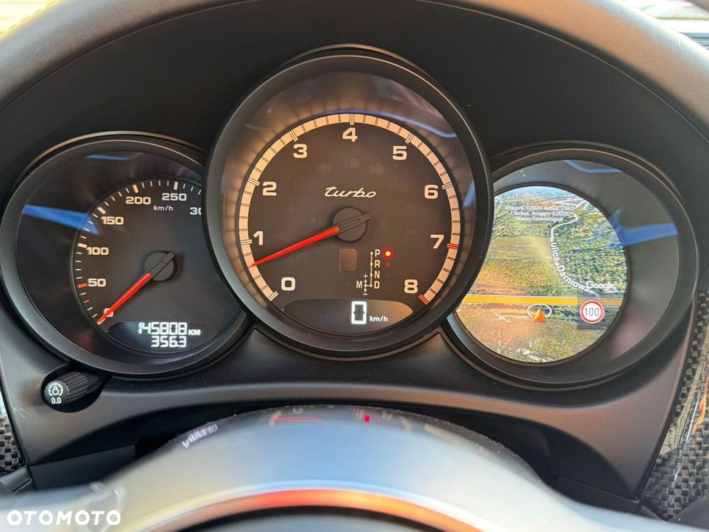 Porsche Macan Turbo - 22