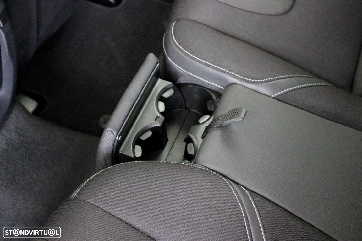 Volvo V40 - 16