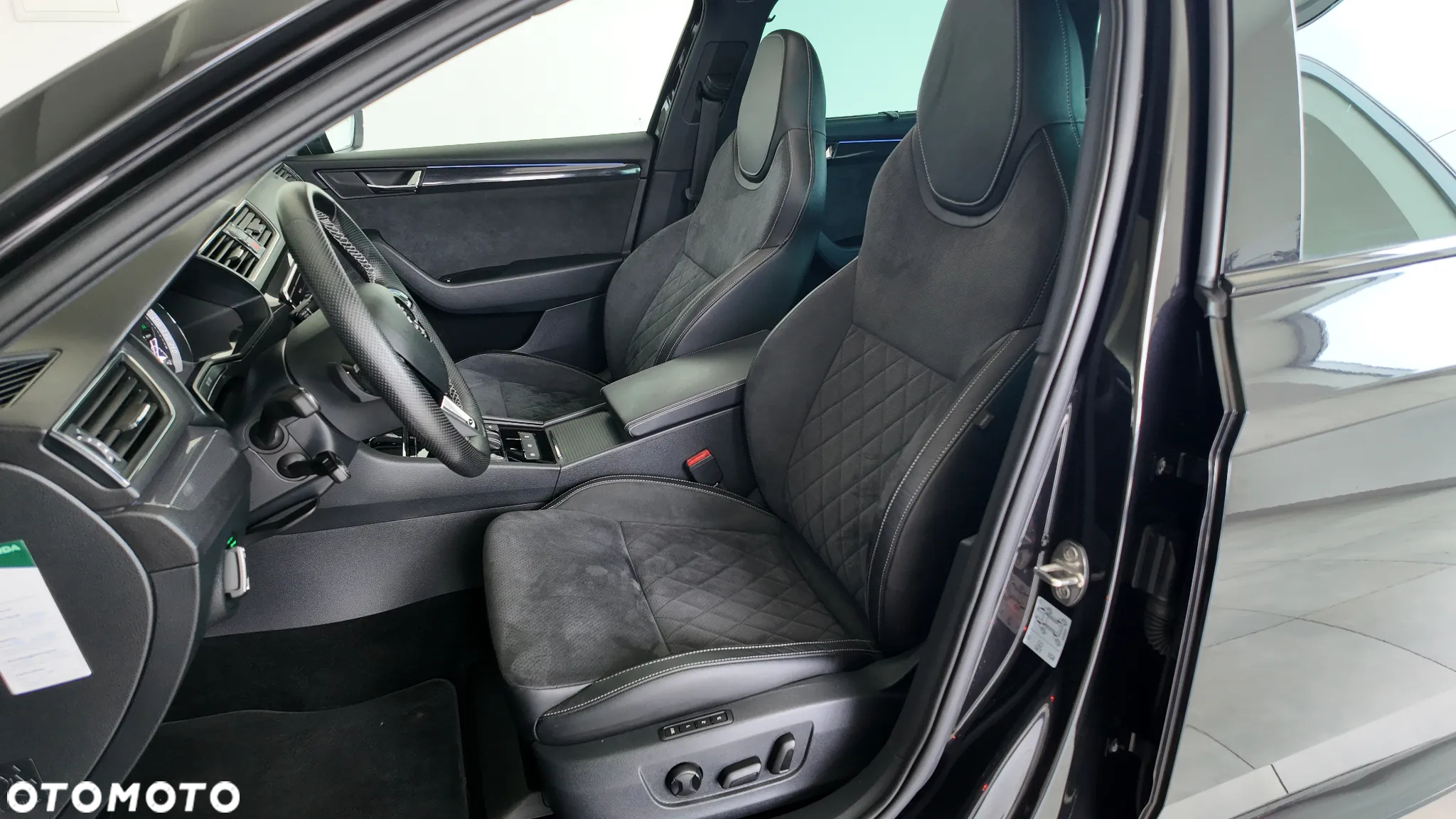 Skoda Superb Combi 2.0 TSI 4x4 DSG SportLine - 13
