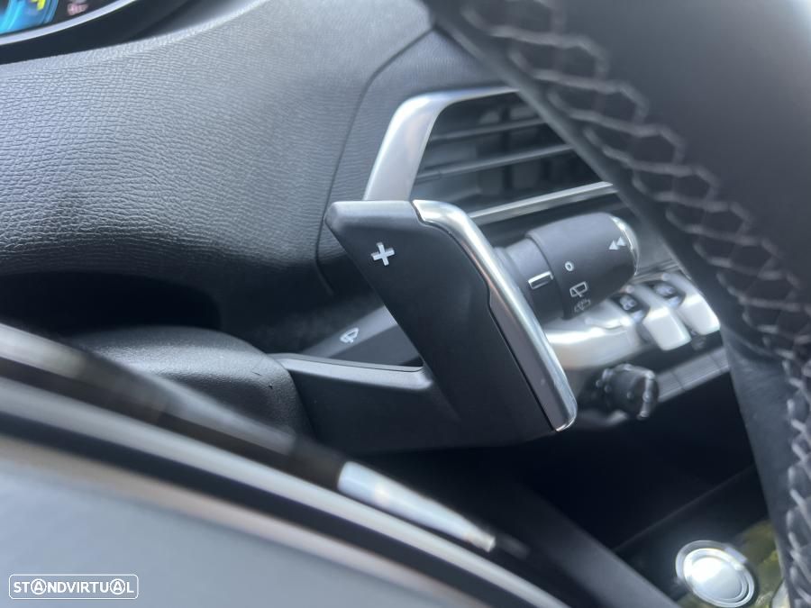 Peugeot 3008 225 e-EAT8 Roadtrip - 37