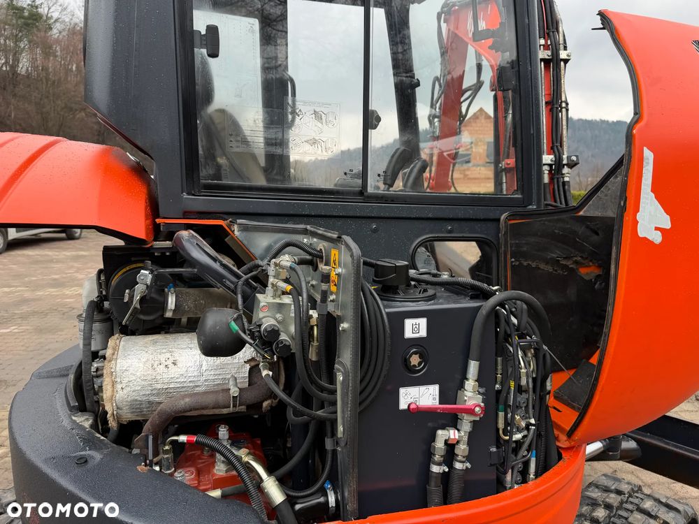 Kubota U35. koparka 3,7 tony. 2016 rok. 2000 mtg! Łyżka skarpowa Hydraulicznie uchylna. 3sekcje Hydrauliczne. zamki na tłokach. Jak nówka sztuka. Zadbana zero zużycia. Z gospodarstwa Norweskiego. Zmiana łyżek Hydrauliczna. LENHOFF. Zero luzów wycieków. Szybka wolna jazda. Gąski perfekt stan. OKAZJA TANIO - 13