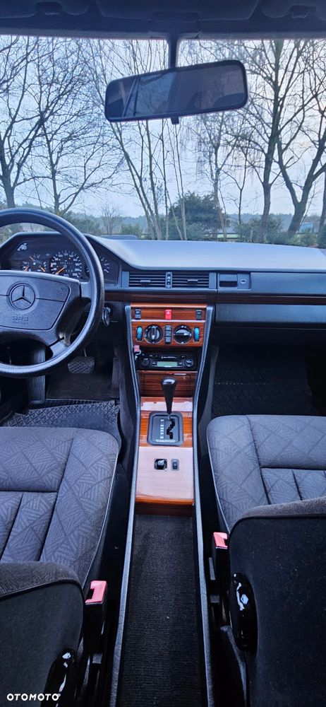 Mercedes-Benz W124 (1984-1993) - 16