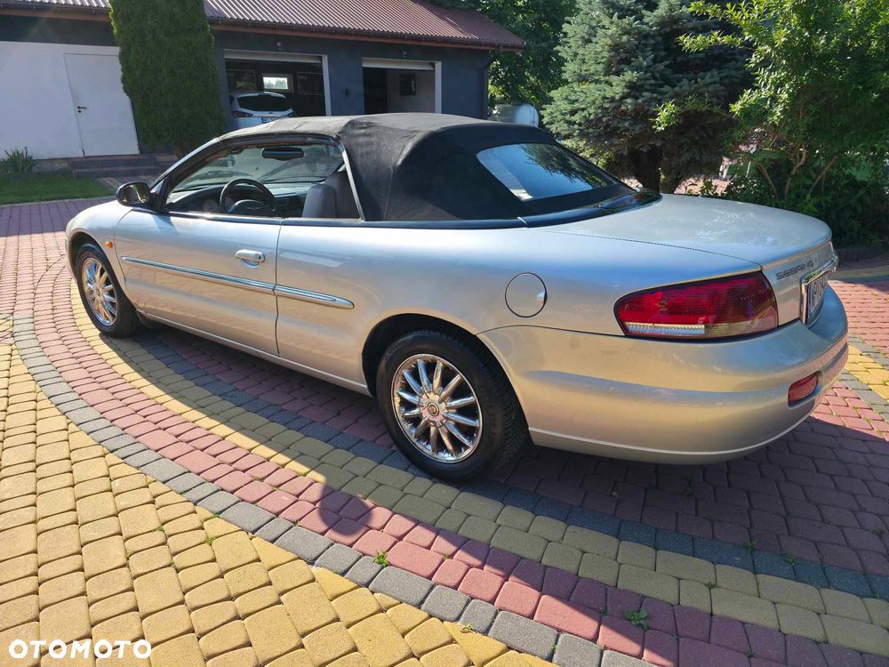 Chrysler Sebring - 12