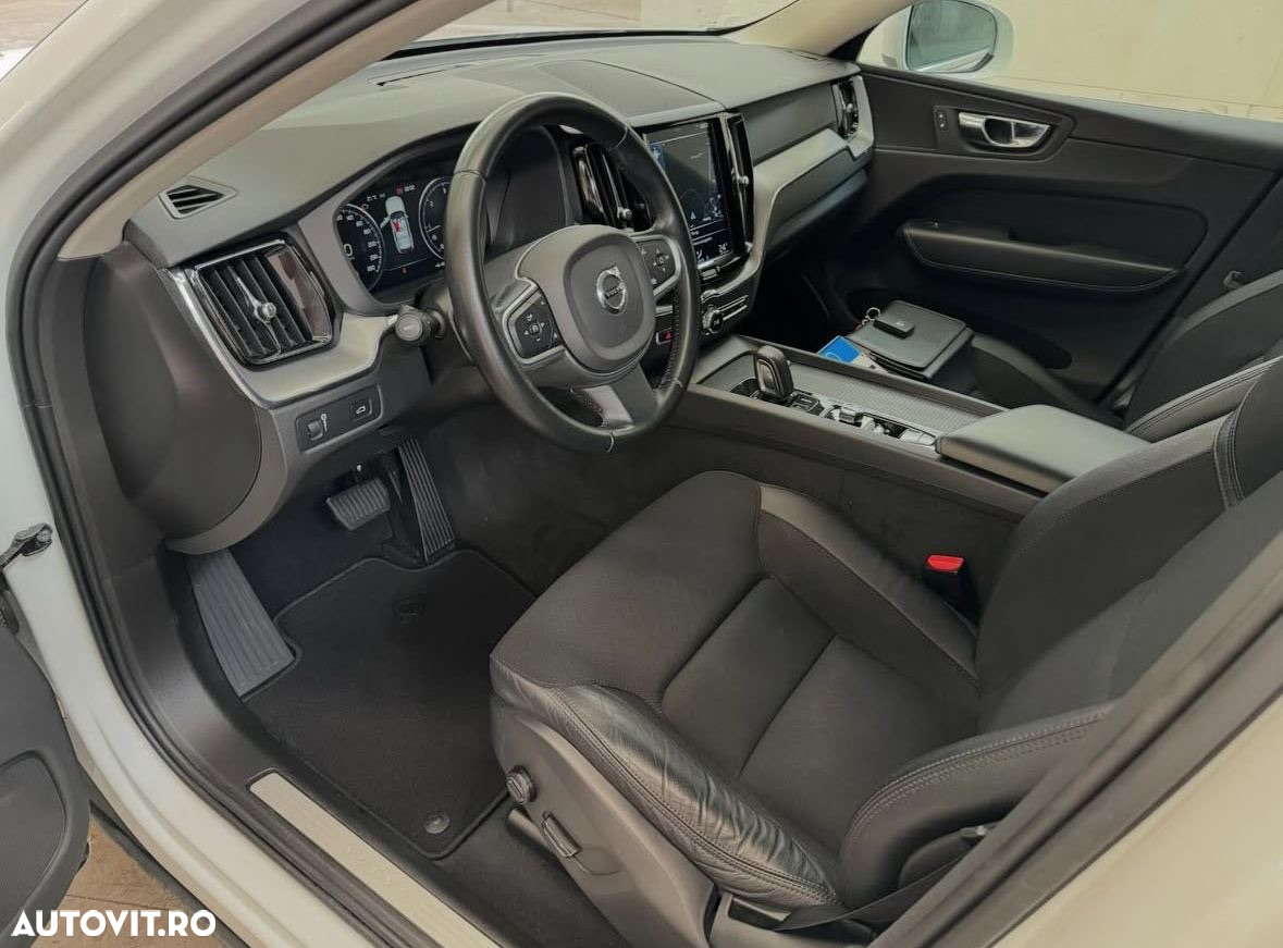 Volvo XC 60 B4 D AWD Geartronic Momentum - 2