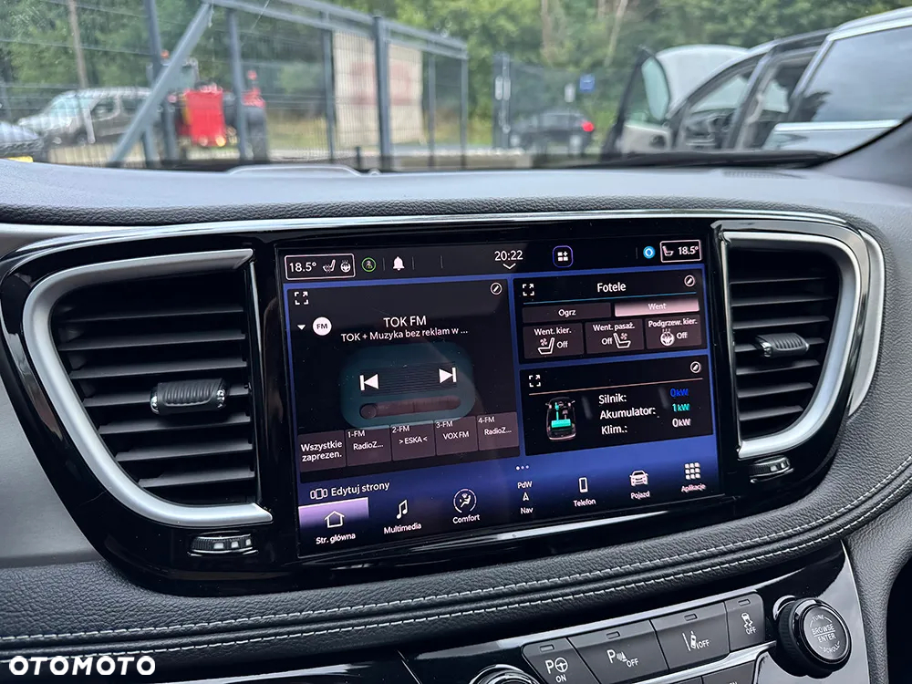 Chrysler Pacifica - 26