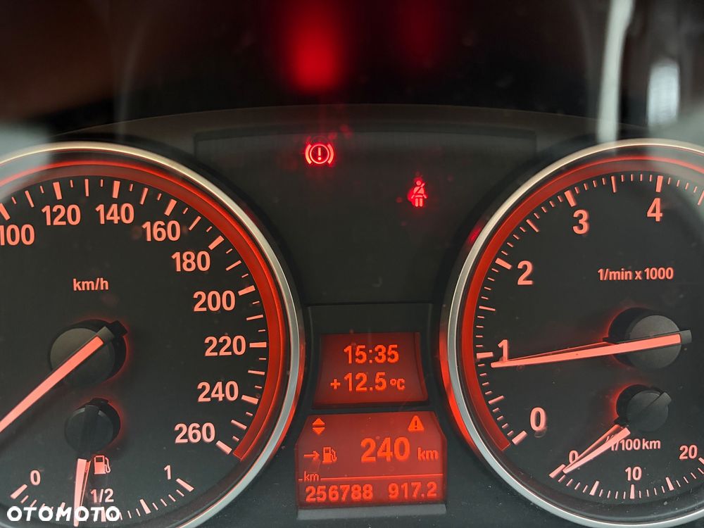 BMW Seria 3 320i - 17