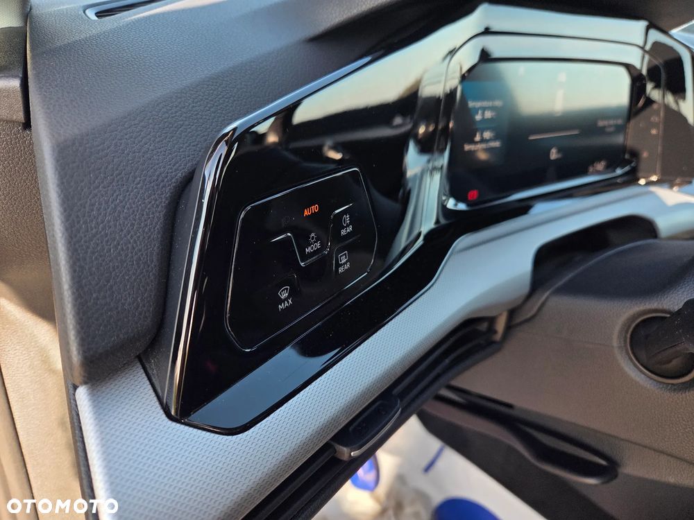 Volkswagen Golf - 18