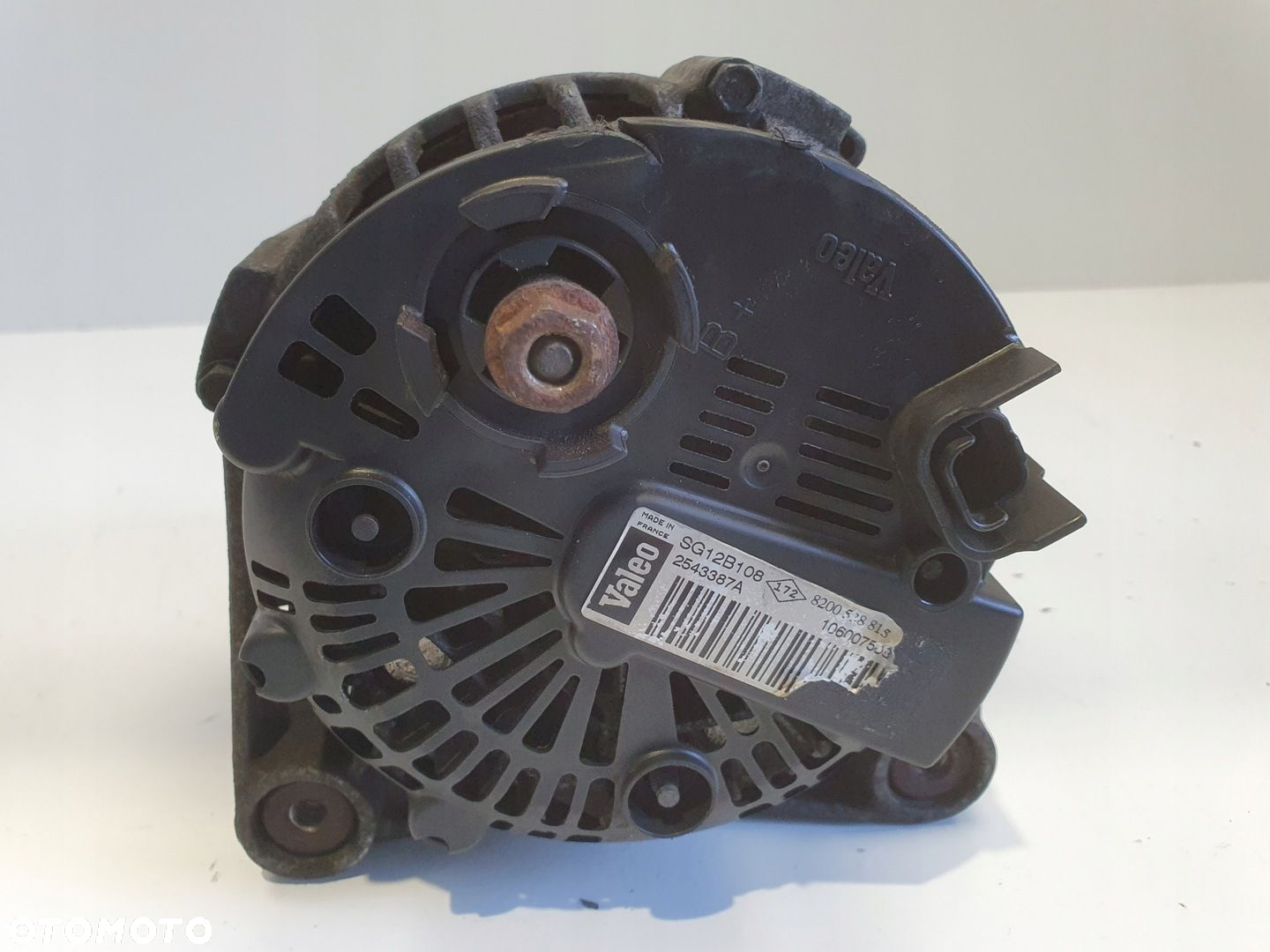 Opel Vivaro 1.9 DCI ALTERNATOR valeo 8200538815 - 4