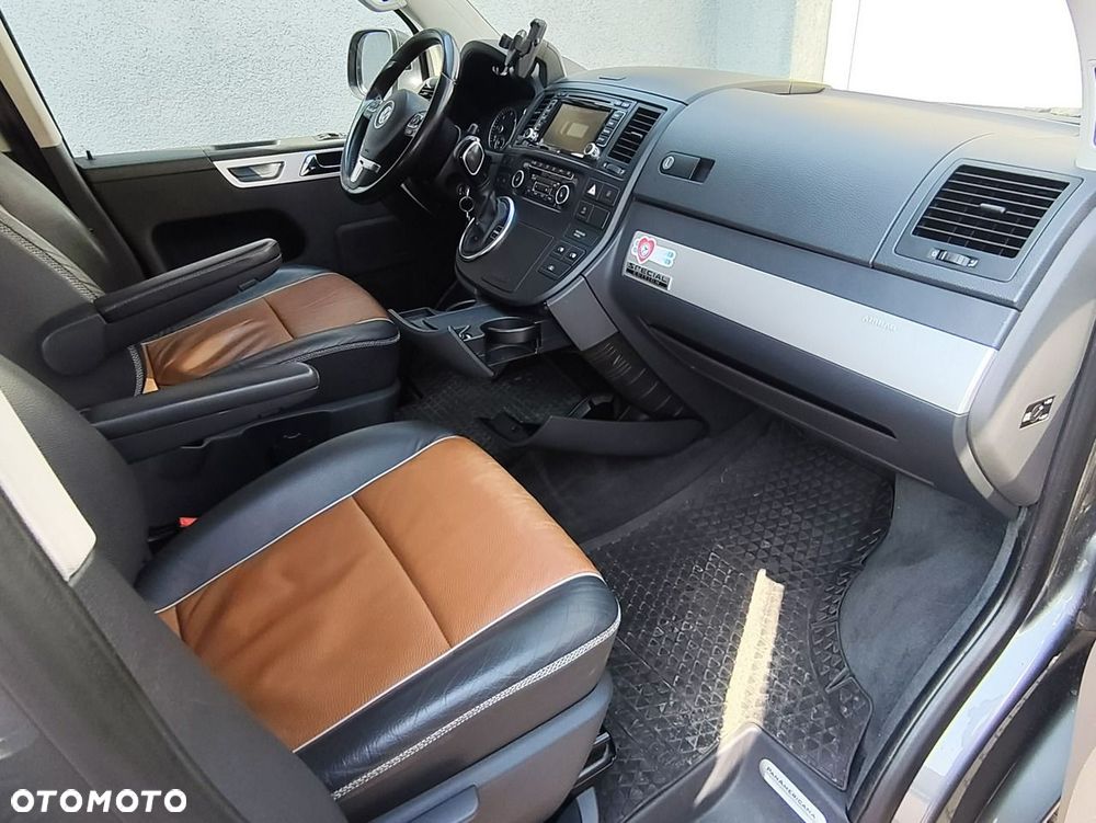 Volkswagen Multivan - 24