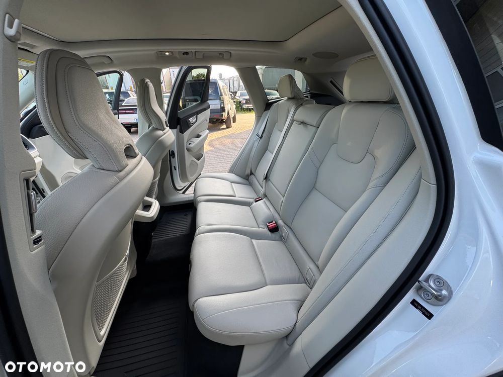 Volvo XC 60 B5 B AWD Plus Dark - 13